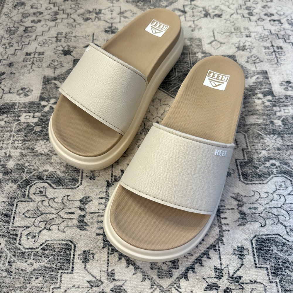 Reef Tan and Cream Slide Sandals